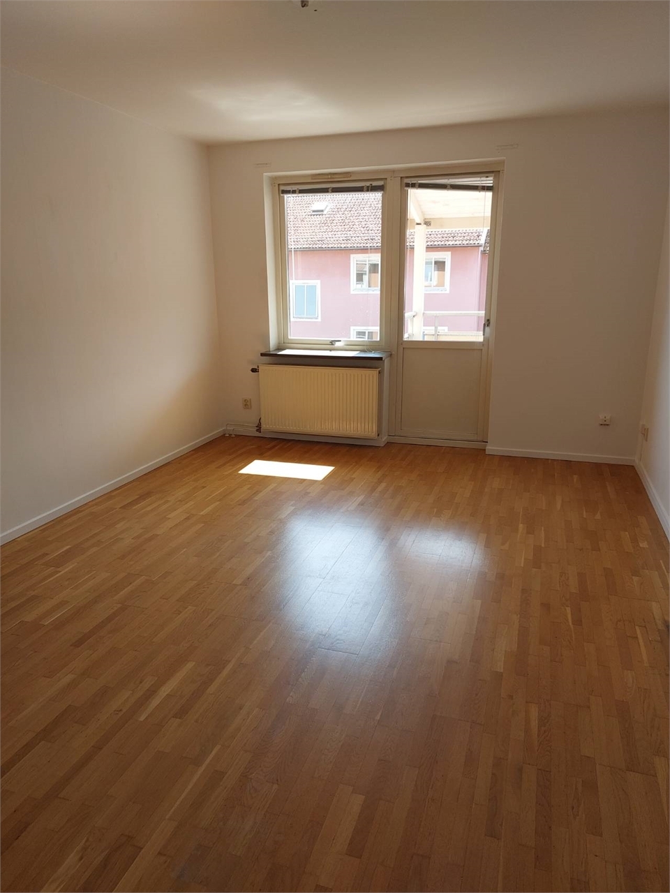 /Global/DisplayMultimediaDescription.ashx?guid=e6dbb9f0-fd8a-45c0-9549-0ee670f3671b